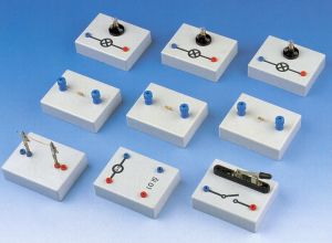 Električna vezavna plošča EVP-1 - magnetna demonstracijska zbirka